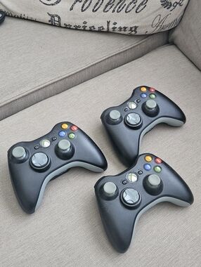 Xbox 360 Wireless Controller - Black (Lot of 3)